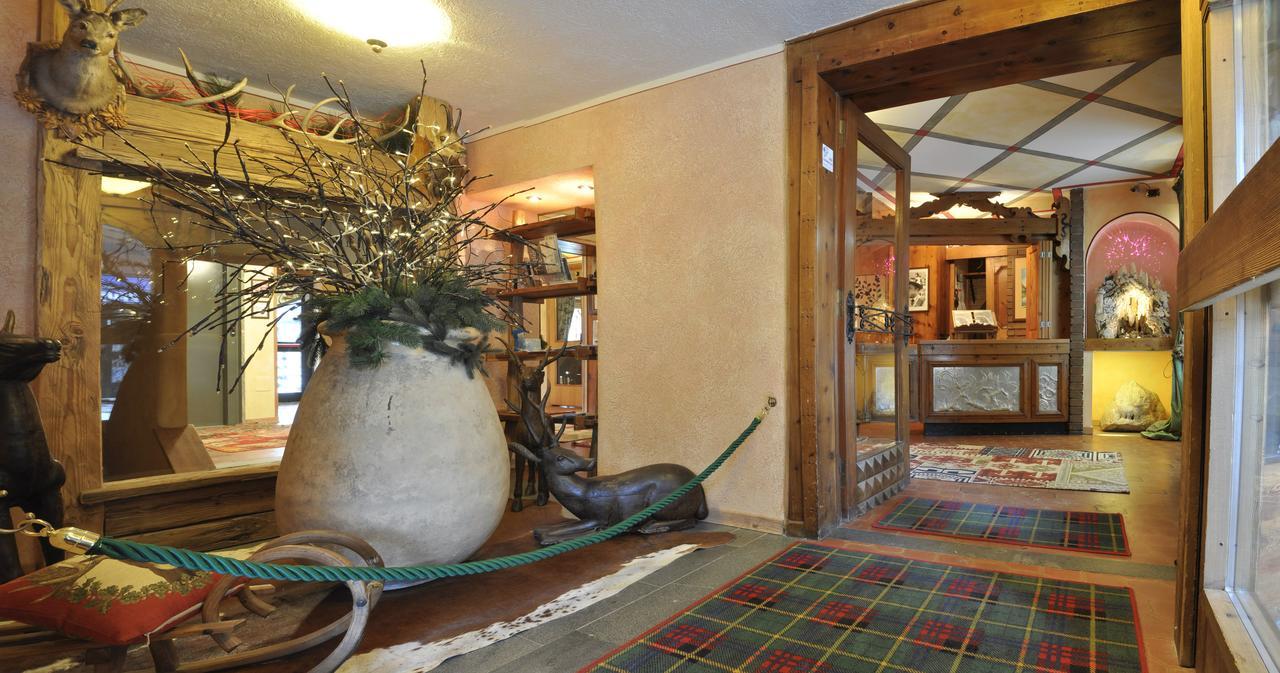 Hotel Da Compagnoni เบรยล์-แชร์วิเนีย ภายนอก รูปภาพ