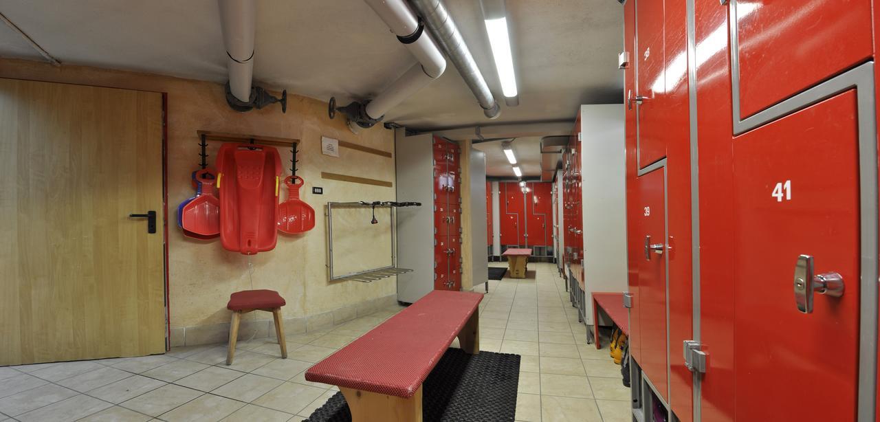 Hotel Da Compagnoni เบรยล์-แชร์วิเนีย ภายนอก รูปภาพ
