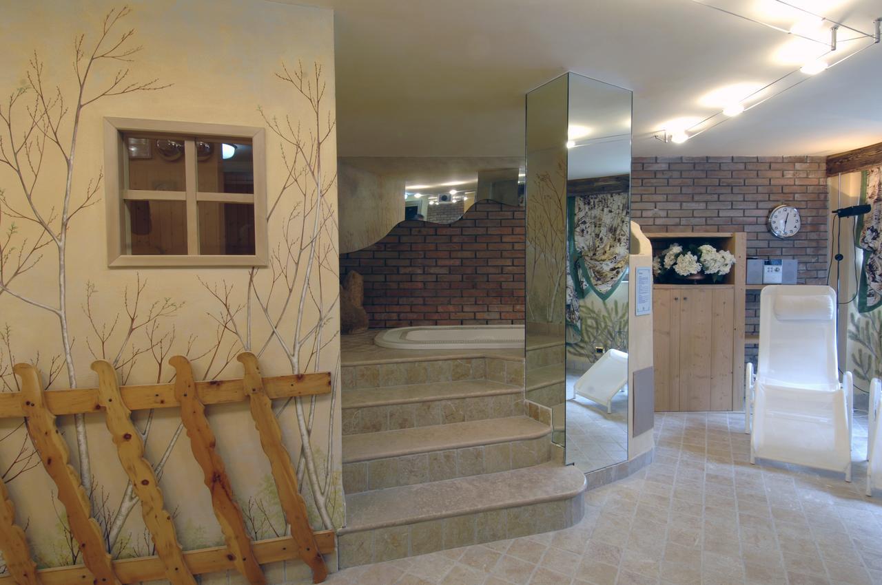 Hotel Da Compagnoni เบรยล์-แชร์วิเนีย ภายนอก รูปภาพ