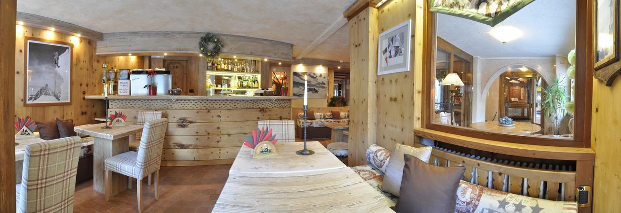 Hotel Da Compagnoni เบรยล์-แชร์วิเนีย ภายนอก รูปภาพ
