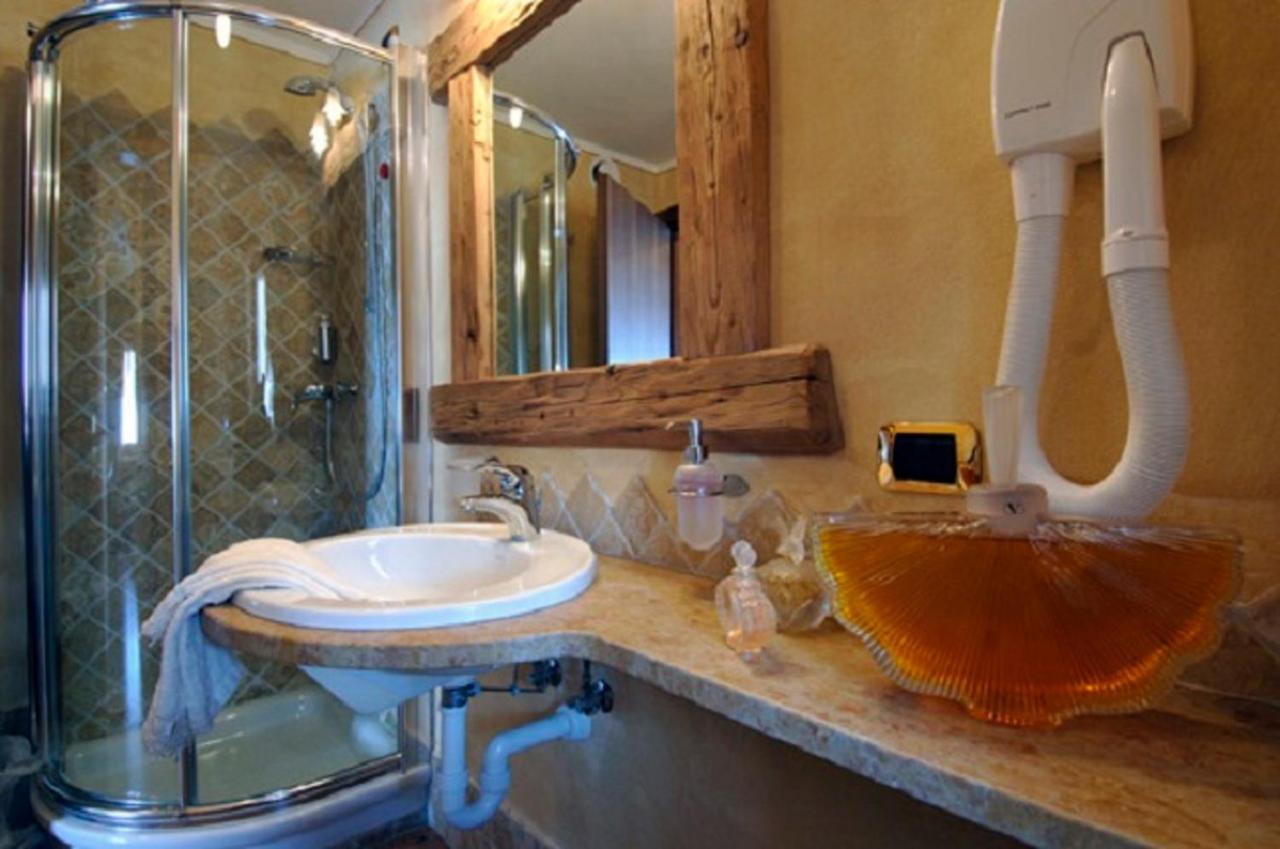 Hotel Da Compagnoni เบรยล์-แชร์วิเนีย ภายนอก รูปภาพ