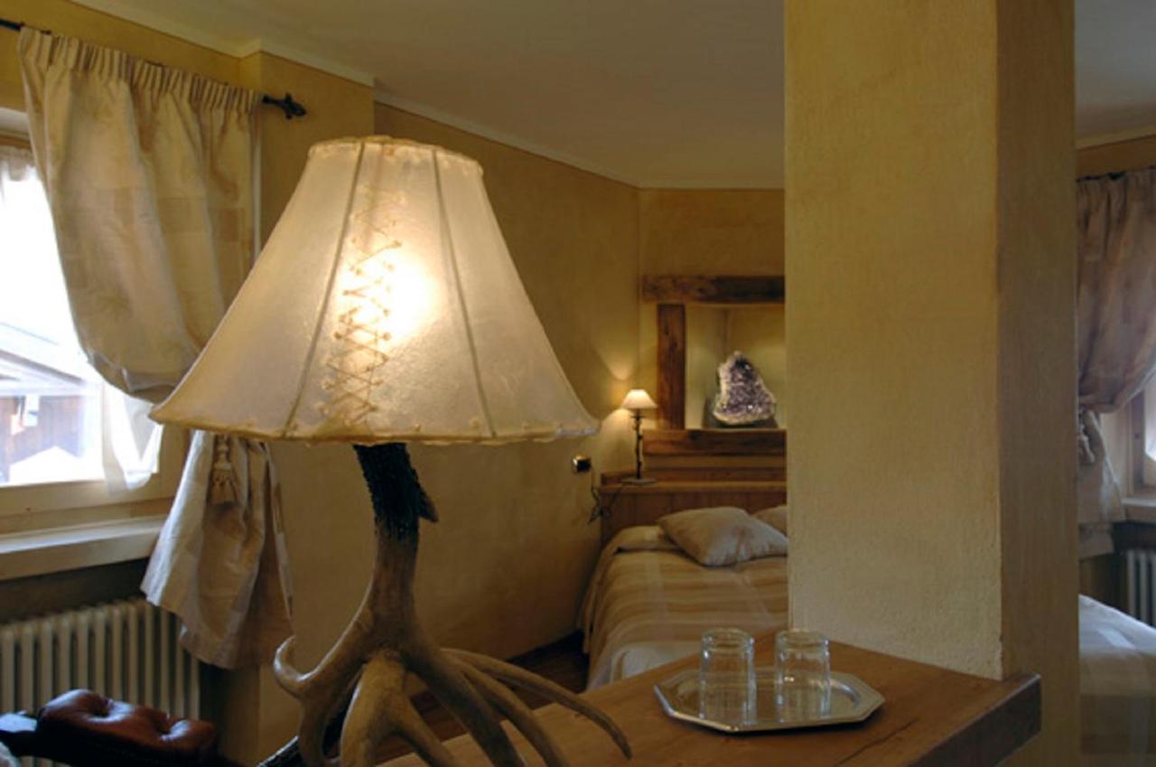Hotel Da Compagnoni เบรยล์-แชร์วิเนีย ภายนอก รูปภาพ